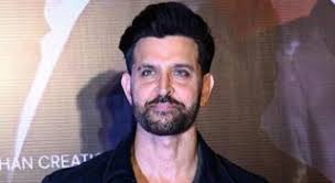 The Internet Is 'Super Jealous' As Zoya Akhtar Gets Clicked Sitting In  Between Andrew Garfield And Jacob Elordi