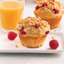 Muffins Aux Framboises Et Yogourt Recette En 2020 Muffin Framboise Recette Muffin Recette