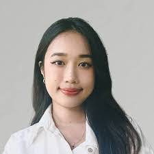 Elaina Hall's Instagram, Twitter & Facebook