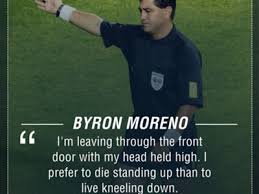 Según testigos, se trataría del ex árbitro ecuatoriano, byron moreno. From Bandit Referee To Drug Smuggler What Happened To Byron Moreno Goal Com