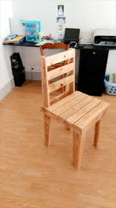 The styles of chair vary according to their way of use and also according to indoor and outdoor environments! Diy Pallet Kids Chairs