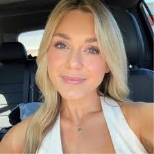 Veronica Castorena's Instagram, Twitter & Facebook