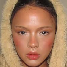 Makeup artist for photo shoots in Sydney or Brisbane