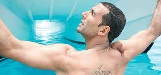 Akshay Kumars New Buzz Cut For Pad Man Promotions Is Making Waves Akshay kumar, the king of comedy and action in the bollywood is certainly one of the most loved superstars. akshay kumars new buzz cut for pad man