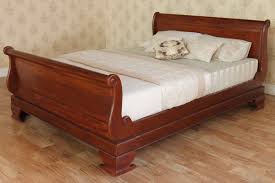 But i've only had beds with no footboard, so the quilt or comforter or coverlet hangs over the end. Mahogany Sleigh Bed Regular Footboard