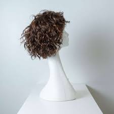 Sfumatura stellata stelle concentriche sui tuoi . Parrucca Capelli Sintetici Corti Castani Ricci Da Donna Leoni Zazzera