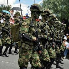 La revista semana denuncia igualmente haber sido objeto durante el 2019 de constante vigilancia y seguimiento de parte de integrantes de la inteligencia y la contrainteligencia del ejército. Soldados Del Ejercito Colombiano Militar Ejercito Mexicano Soldado Del Ejercito