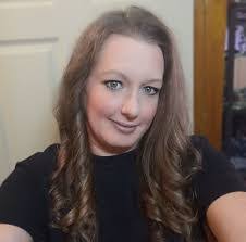 Christina Amell's Instagram, Twitter & Facebook