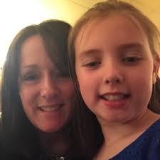 Renee Bracken's Instagram, Twitter & Facebook