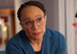 Chicago Med Season 10 Episode 1 Review: Sink or Swim