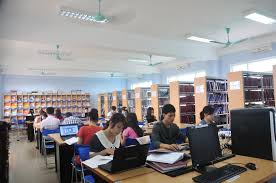 Các sản phẩm bảo hiểm sức khỏe sẽ hỗ trợ chị em chi trả chi phí y tế, giảm bớt gánh nặng kinh tế khi bầu bì và sinh nở. TrÆ°á»ng Ä'áº¡i Há»c Kinh Táº¿ Ä'áº¡i Há»c Huáº¿ Ngoi TrÆ°á»ng Tuá»i 50