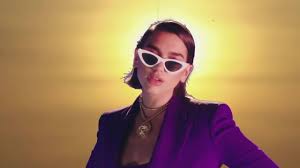 Estelle brand — one kiss 03:32. The Golden Necklace Versace Of Dua Lipa In The Clip One Kiss Spotern