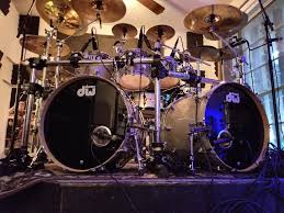 Pin Oleh Yasuo Suzuki Di Drums