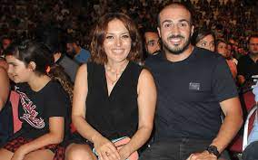 Bir süredir aşk yaşayan ancak birlikte görüntü vermeyen ezgi mola ile işletmeci sevgilisi mustafa aksakallı kural bozdu. Ezgi Mola Isletmeci Sevgilisi Mustafa Aksakalli Ile Evleniyor Internet Haber
