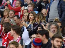 Ist cathy hummels erneut schwanger? Schwangere Cathy Hummels Wer Ist Dieser Ludwig Trend Magazin Cathy Hummels Schwanger Babynamen
