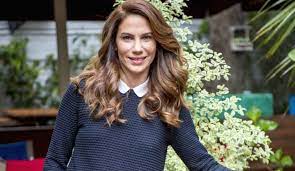 2015 senesinde gripin grubu solisti birol namoğlu ile dünya evine girmiştir. Zeynep Beserler Kardesi Derya Beserler Hakkinda Konustu Magazin Haberleri