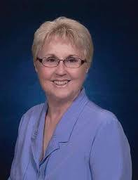 Lynette Wall's Instagram, Twitter & Facebook