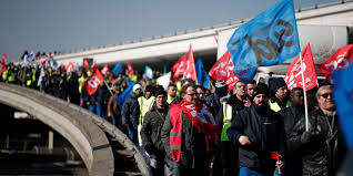 On se souvient encore des grèves à gogo sur le rer et les transiliens (normal, c'est encore la grève sncf jusqu'au 28 juin 2018) ! Greve Air France Edf Eboueurs Apres La Sncf Le Mouvement S Etend