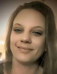 Kim Riccardi's Instagram, Twitter & Facebook