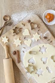 Keks Rezepte Fur Spitzbuben Hausfreunde Weinbeisser Platzchen Backen Weihnachten In 2020 Platzchen Backen Weihnachten Rezept Kekse Lebkuchen Platzchen