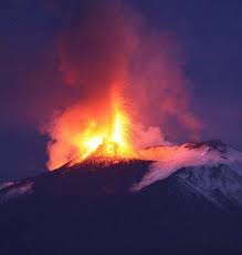 Ausbruch des ätna (eruzione dell'etna del ), alessandro d'anna sicher überliefert ist der 4 wochen vor; Nach Ausbruch Des Atna Heute Nacht Wird Der Luftraum Uber Catania Gesperrt Sizilien Magazin