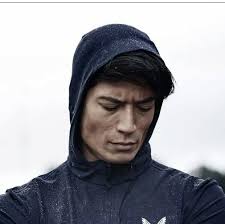 中年好聲音2》冠軍古淖文祝新時代電視觀眾聖誕快樂！與身邊摯...