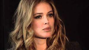 The men are forced to spend the winter on the frozen, arctic wasteland of nova zembla, fighting polar bears, hunger and lethal temperatures. Robert De Hoog En Doutzen Kroes In Nova Zembla 3d Youtube