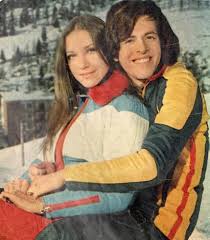 Sì, lo so mi viene facile piangere ma per me tutto passa attraverso l'emozione le cose belle le cose. Da Quella Sua Maglietta Fina Al Selfie Anti Pancera Paola Massari Ex Moglie Di Baglioni Tiscali Spettacoli