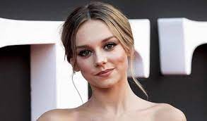 58 024 tykkäystä · 36 puhuu tästä. Ester Exposito Bio Age Height Boyfriend Affair Net Worth Dating Movies Series Weight Career Wikye
