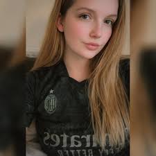 Looking for recommendations for nail techs for acrylic nails🥰 Inspo pics  attached. TIA xx