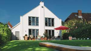 Ihnen fehlt die zeit, die lust oder auch die kraft haus und wohnung ‚picobello' zu halten? Haus Becker Klares Und Geradliniges Design Baumeister Haus