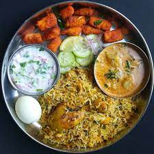 Hyderabadi Chicken Dum Biryani Chicken Dum Biryani Spiceindiaonline Recipe Indian Food Recipes Indian Food Recipes Vegetarian Biryani