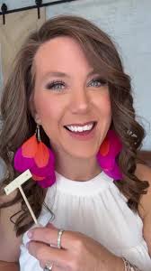 Vibrant hues, endless sparkle! 🩷🩵💛 ✨ Feather earrings that dance,  heart-drop crystal earrings that shine with the colors of the rainbow, and  versatile necklaces to complete any look. This Retro Chic ...