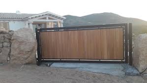 Legno da costruzione, battiscopa e listelli. Cancelli Ringhiere Grate Scale Ferro Battuto Olbia Il Serramento