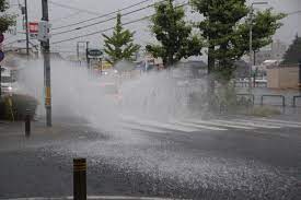 Jun 15, 2021 · 沖縄県座間味村付近では、15日午前2時20分までの1時間に約120ミリ猛烈な雨が降ったとみられ、「記録的短時間大雨情報」が. Solkrx 0tooemm