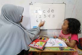 Check spelling or type a new query. Menakar Peran Ibu Di Masa Pandemi Republika Online