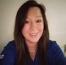 Mom came to visit Darah and me a couple weeks ago. Went and checked out  some of the local garden supply places. Hard to believe I finally live in  the country again.