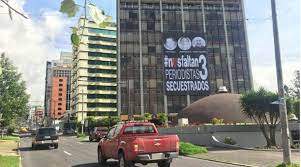 62,015 likes · 1,791 talking about this · 12,521 were here. Pancarta Por Periodistas Secuestrados En El Edificio Las Camaras De Quito El Comercio