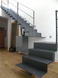 Faltwerktreppe Aus 8 Mm Dickem Stahl Mit Einer Scharfkantigen Kante Faltwerktreppe Treppe Aussen Aussentreppe Stahl