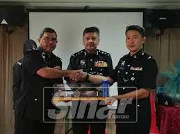 Orang ramai mula hadir di beberapa balai polis di sekitar lembah klang untuk mengisi borang makluman pergerakan keluar. Ganti Pangku Tugas Ketua Polis Daerah