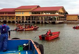 Gangguan di balai polis bandar hilir melaka #kupikupiseram. Kawasan Pencarian Dua Nelayan Dikhuatiri Lemas Diperluas Astro Awani