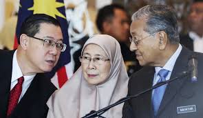 Tan sri muhyiddin yassin, 73 tahun, ialah ahli parlimen p143 pagoh sejak 1978 hingga 1986 dan pernah menjawat jawatan timbalan menteri wilayah persekutuan serta timbalan menteri perdagangan dan industri dalam tempoh tersebut. Top 10 Menteri Di Parlimen Yang Mempunyai Pendapatan Tertinggi