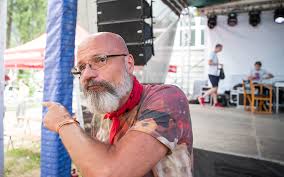 Arról is beszélt, hogy már nem számolja, naponta hány embert tesz lélegeztetőre. Zacher Gabor A 888 Nak Nyugat Europaban Drogkrizis Van Ebbol Eddig Mi Kimaradtunk