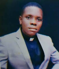 Scopri ricette, idee per la casa, consigli di stile e altre idee da provare. Bishop Denis Isizoh Priestly Diaconate Ordinations