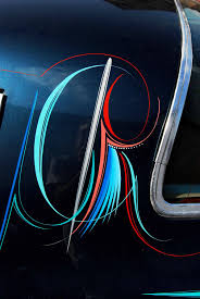 El origen de las customizaciones de motos hay que buscarlo en un pincel, y concretamente en el de kenny howard. Kenny Howard Wikipedia