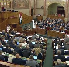Einreisen können grundsätzlich nur noch ungarische staatsangehörige. Ungarn Politik Welt