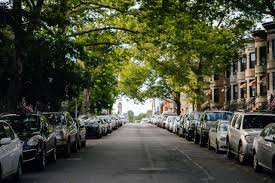 Signal your stop by flashing your brake lights approximately three times or by using a hand signal and then turn on your right signal. How To Parallel Park For A Road Test In Ny Pierre Paul Driving School