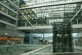 Favored by business travelers and families alike, hilton garden inn frankfurt airport is a chic contemporary hotel situated within the extraordinary the squaire building and directly connected to the airport's terminal. The Squaire Shops Near The Hotel Picture Of Hilton Garden Inn Frankfurt Airport Tripadvisor