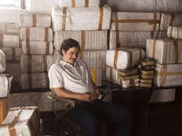 La Bande Annonce De Narcos La Nouvelle Serie Originale De Netflix Challenges Alors que l'empire du baron de la drogue pablo escobar s'étend, les polices colombiennes et américaines sont confrontées à un ennemi à la puissance tentaculaire. la bande annonce de narcos la
