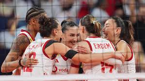 Filenin Sultanları, Avrupa Şampiyonası'nda finale yükseldi! Türkiye 3-0 Sırbistan (Voleybol maçı) — Hürriyet